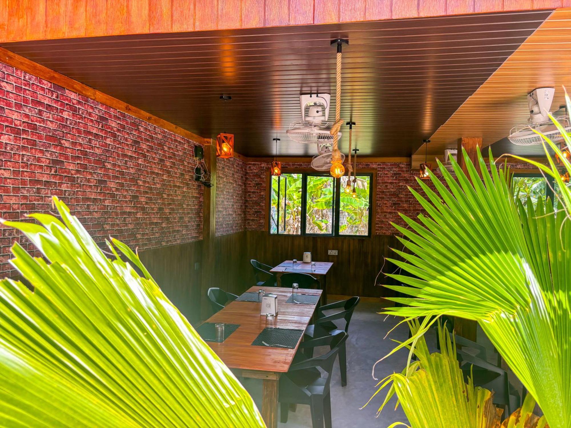 Mathiveri Thundi Inn ภายนอก รูปภาพ