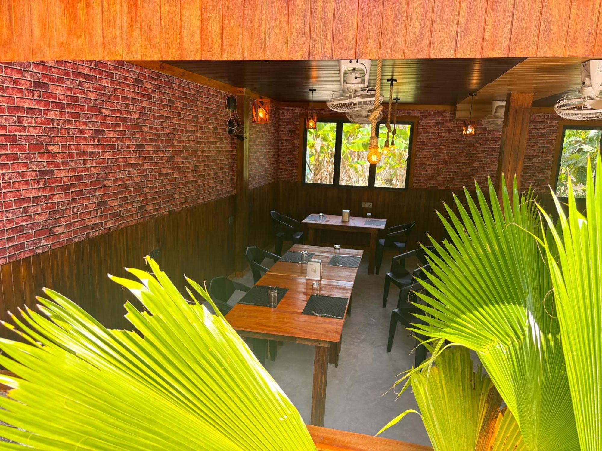 Mathiveri Thundi Inn ภายนอก รูปภาพ